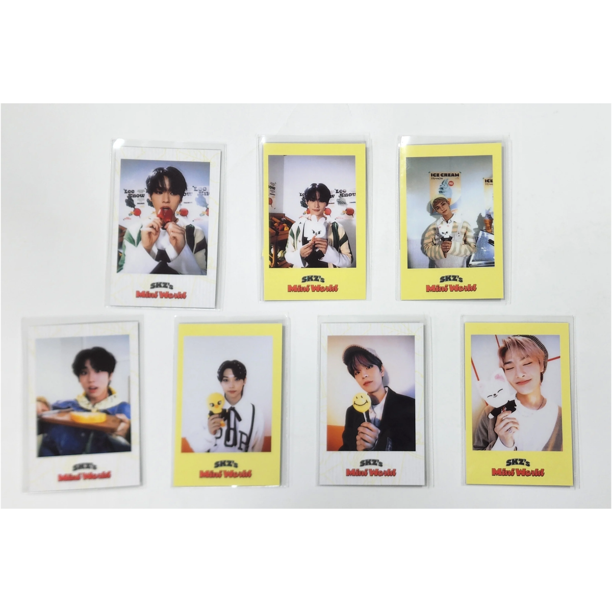 Stray Kids - 2023 SEASON'S GREETINGS 'SKZ's Mini World' Pre-order Polaroid